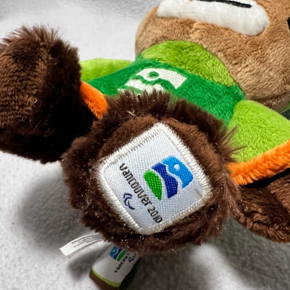 Sumi Toy Plush 7.5" 2010 Vancouver Winter Paralympic Games Mascot - Picture 5 of 7